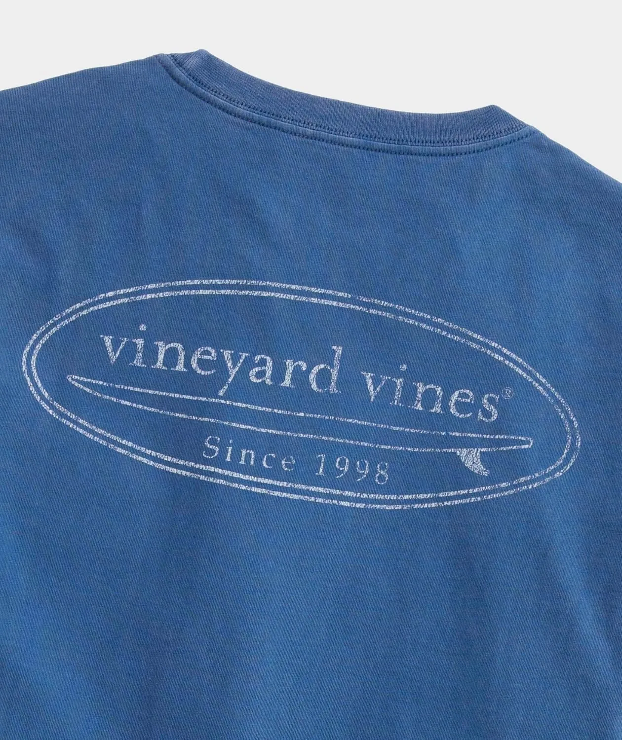 vineyard vines Men's Drift Dye Outlined Surf Logo Short-Sleeve Pocket Tee